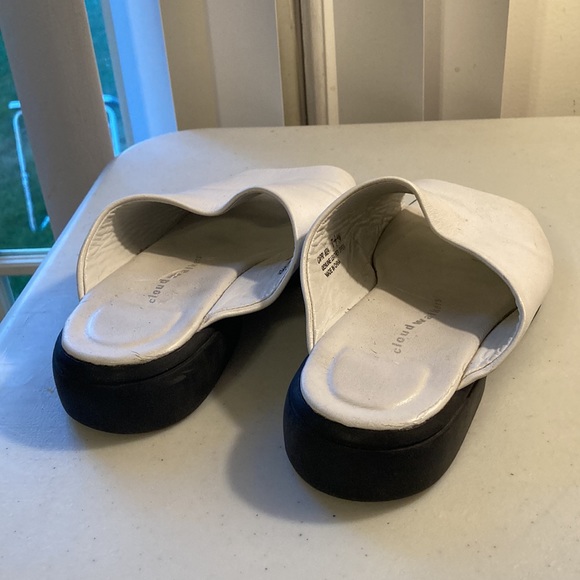 Cloud Walkers Genuine Leather White Slip On Sandals Sz 7.5 W - Picture 3 of 9